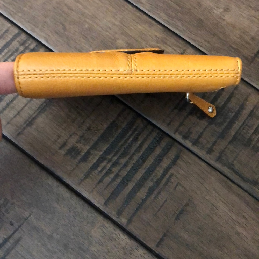 Coach Wallet Mustard Yellow & Silver 🌻 - Picture 3 of 6